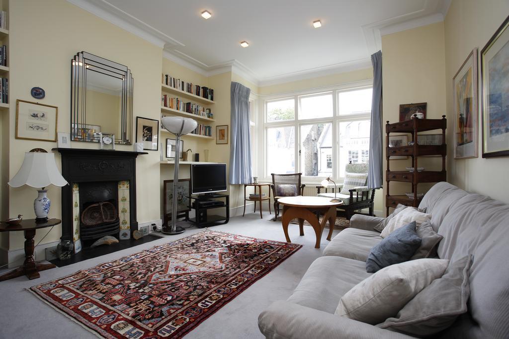 Veeve - House Dyne Road - Kilburn Case de vacanță Londra