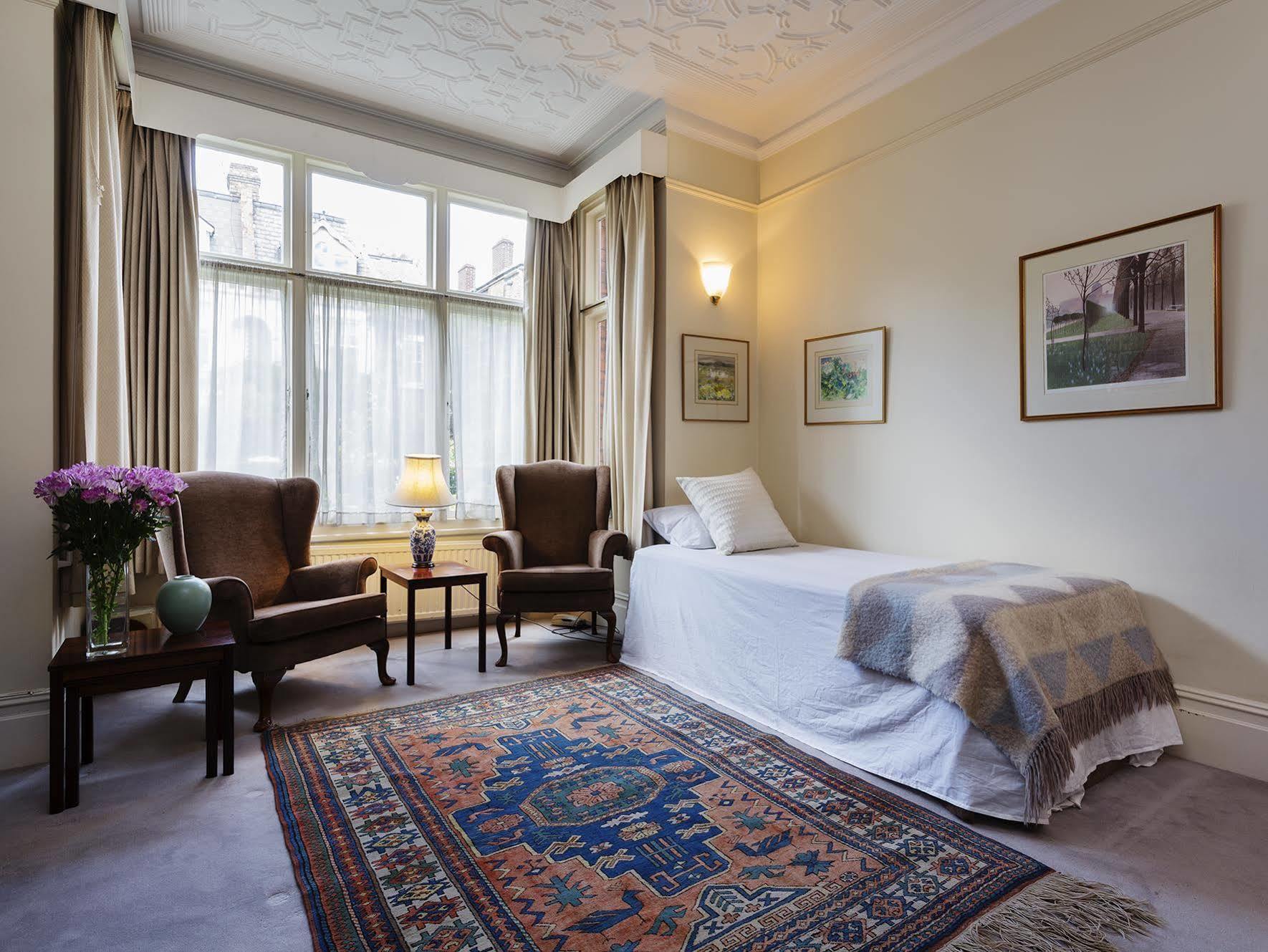 Veeve - House Dyne Road - Kilburn Londra